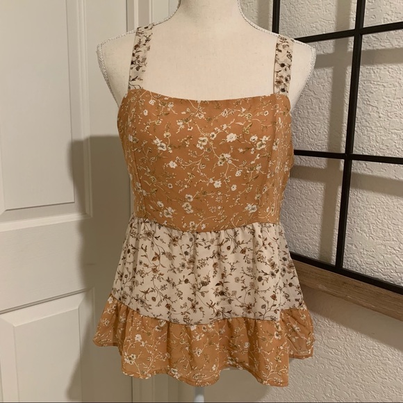 Paper Crane Tops - Paper Crane floral top size medium